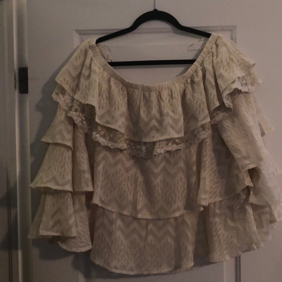 Off shoulder cream top - Picture 1 of 8